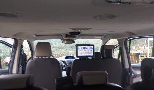 Minivan-con-TV